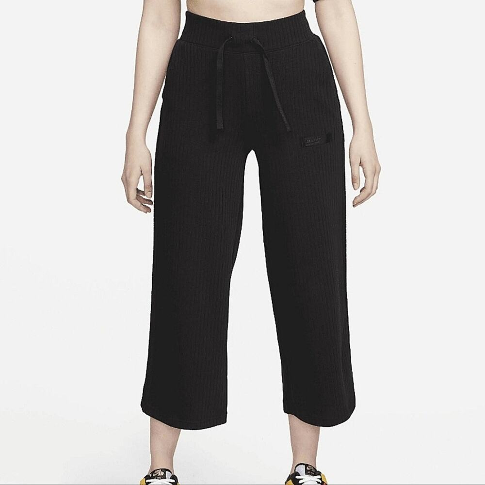 Nike | Ribbed Wide Leg Cropped Athletic Knit Pants with Pockets and Drawstring